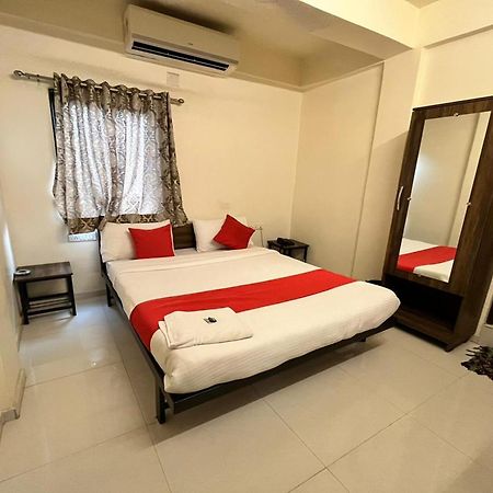 Hotel Kalyan Palace Watuwa 외부 사진